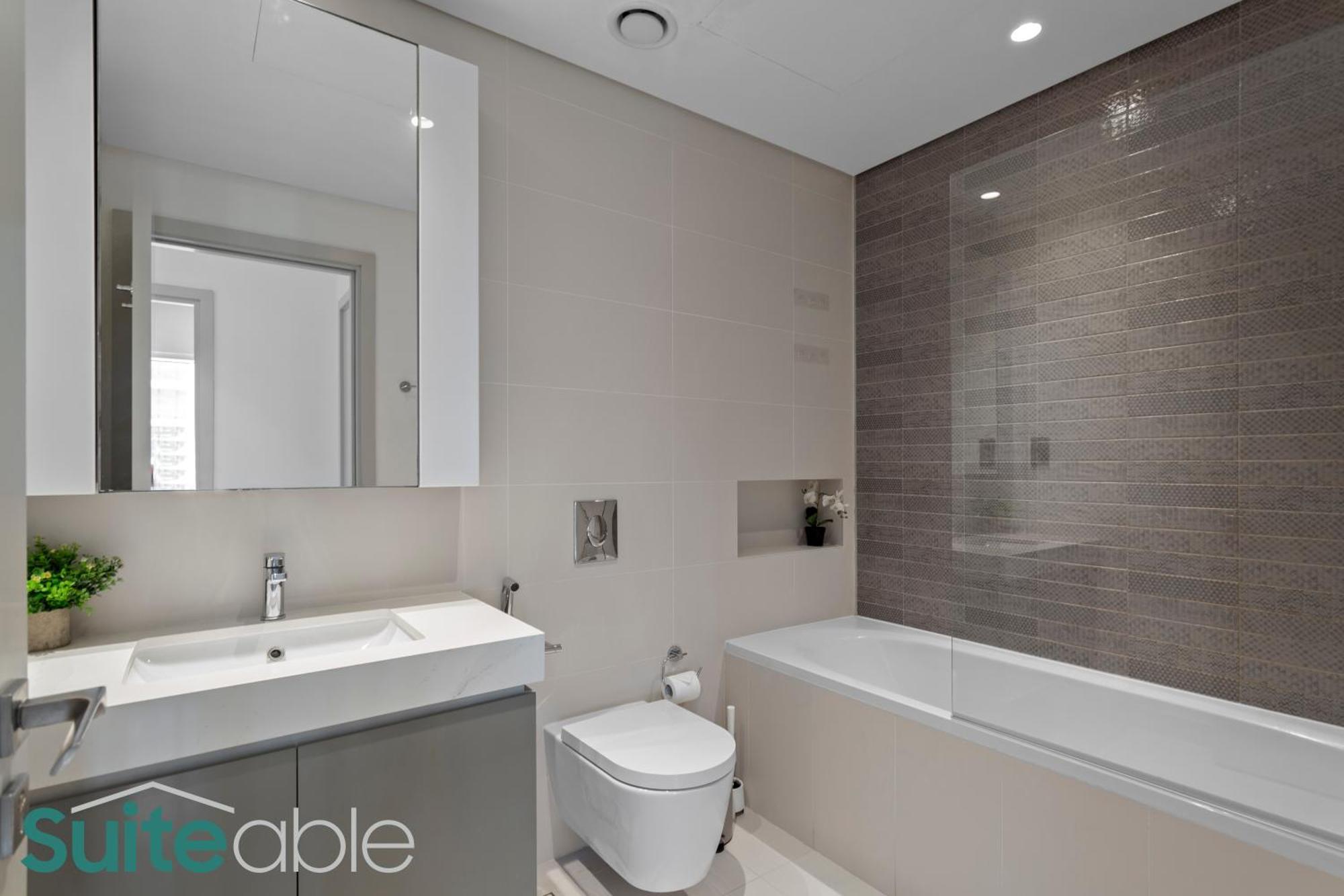 Breathtaking Elegance 1bedroom In Emaar Beachfront